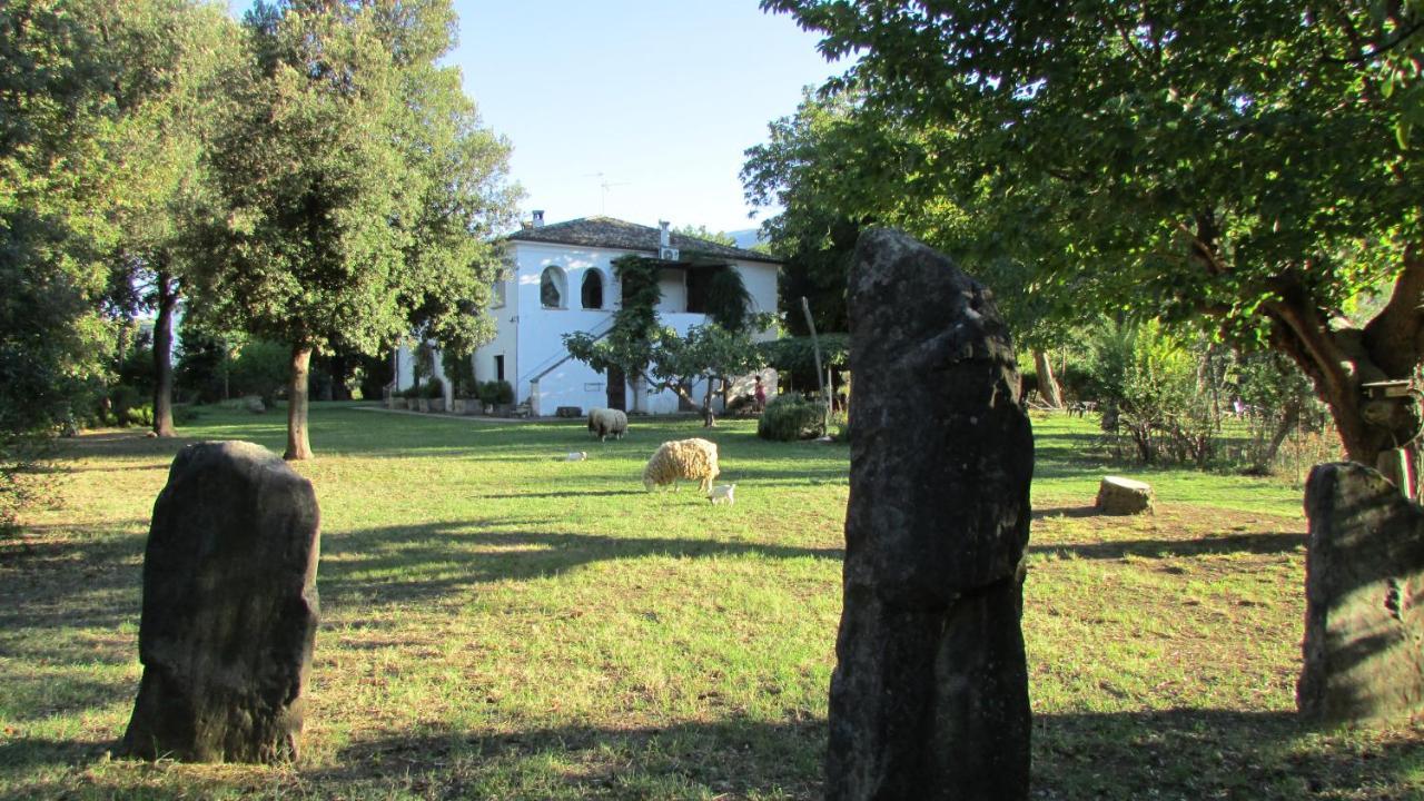 Agriturismo "Borgo Madonna Degli Angeli" - Charming Cottages In The Gardens ! Tocco da Casauria Kültér fotó